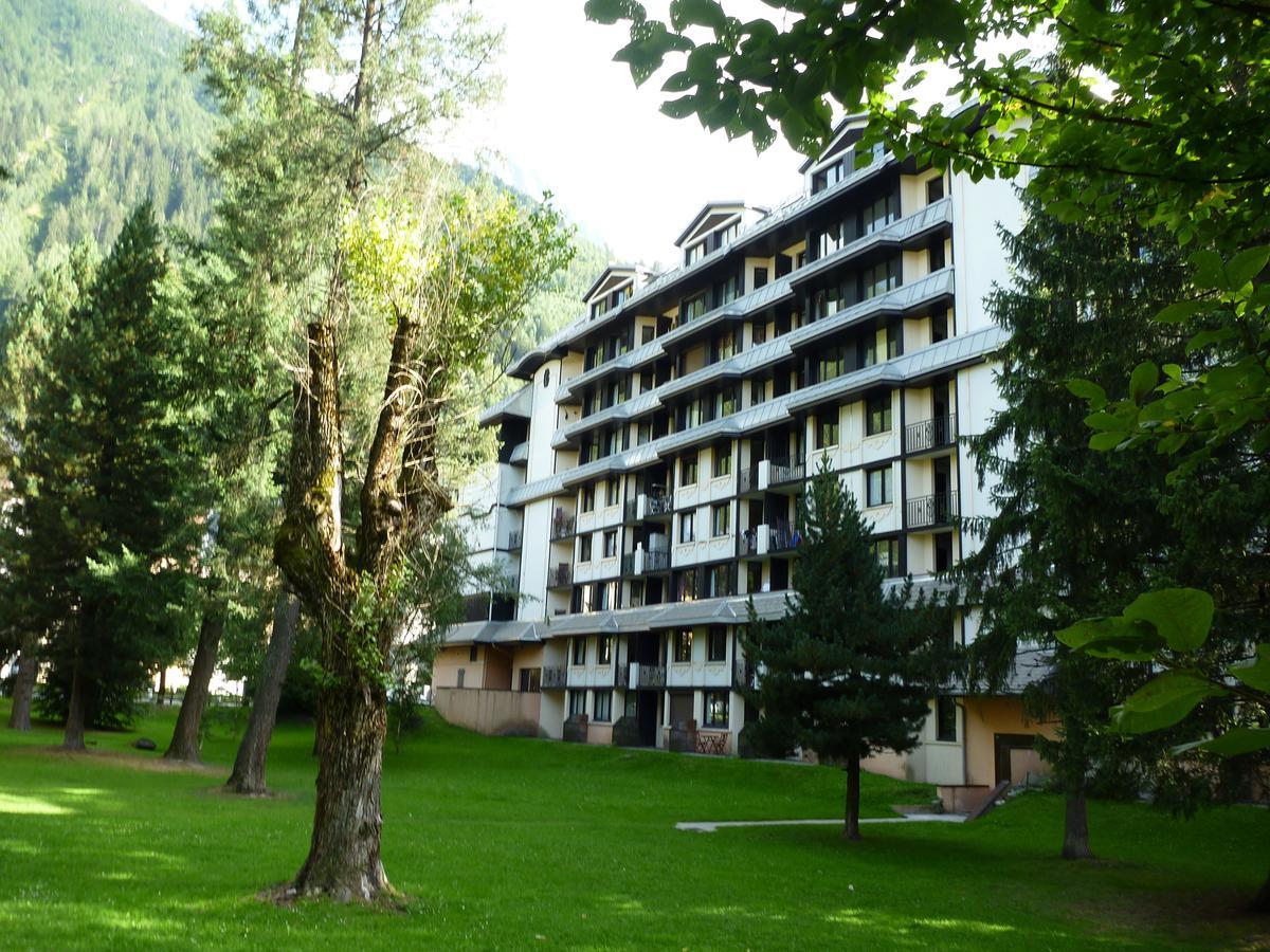 Apartamento Chamois Blanc Terrasse - A Chamonix Haven Near Aiguille Du Midi Exterior foto